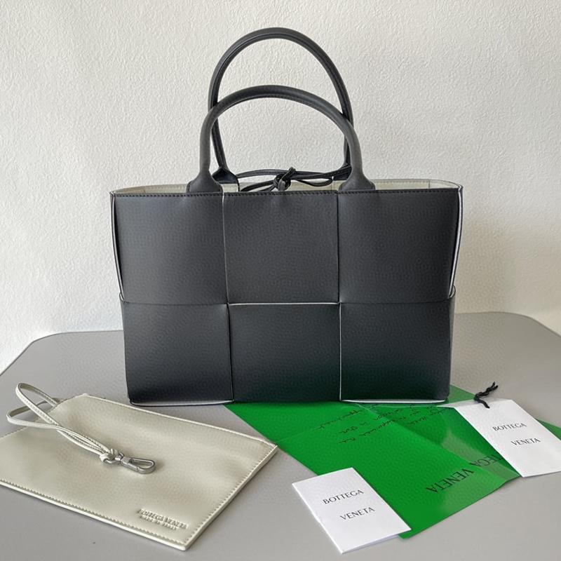 Bottega Veneta Handbags 652867 Plain black and white